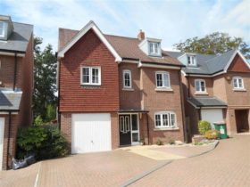 6 Bedroom Detached